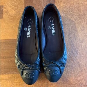 Auth Chanel Black Classic Quilted CC Logo Ballerina Flats - Size 36